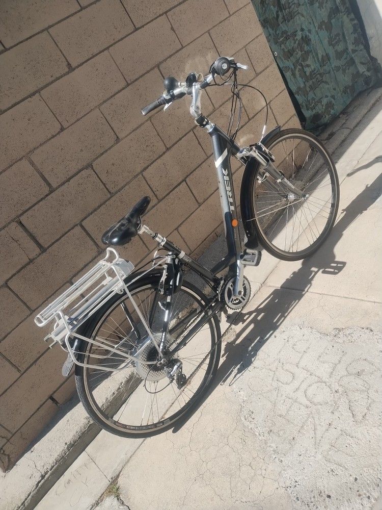 Men's 26 Trek Electric Bicycle Missing Battery Pack