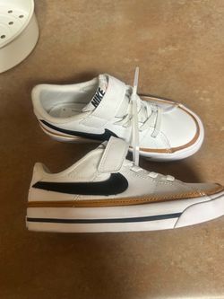 Nike shoes- kids size 11 never worn