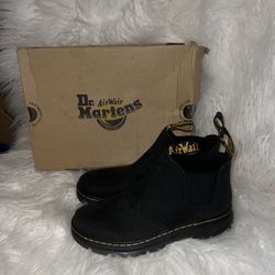 NIB Dr. Martens Hardie II Black Mens 8/ Women’s 9 Pit Quarter.