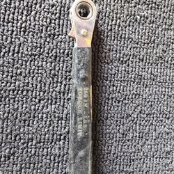 1993 mercery capri roof wrench