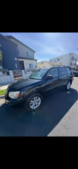 2006 Toyota Highlander hybrid Awd. Miles 138000