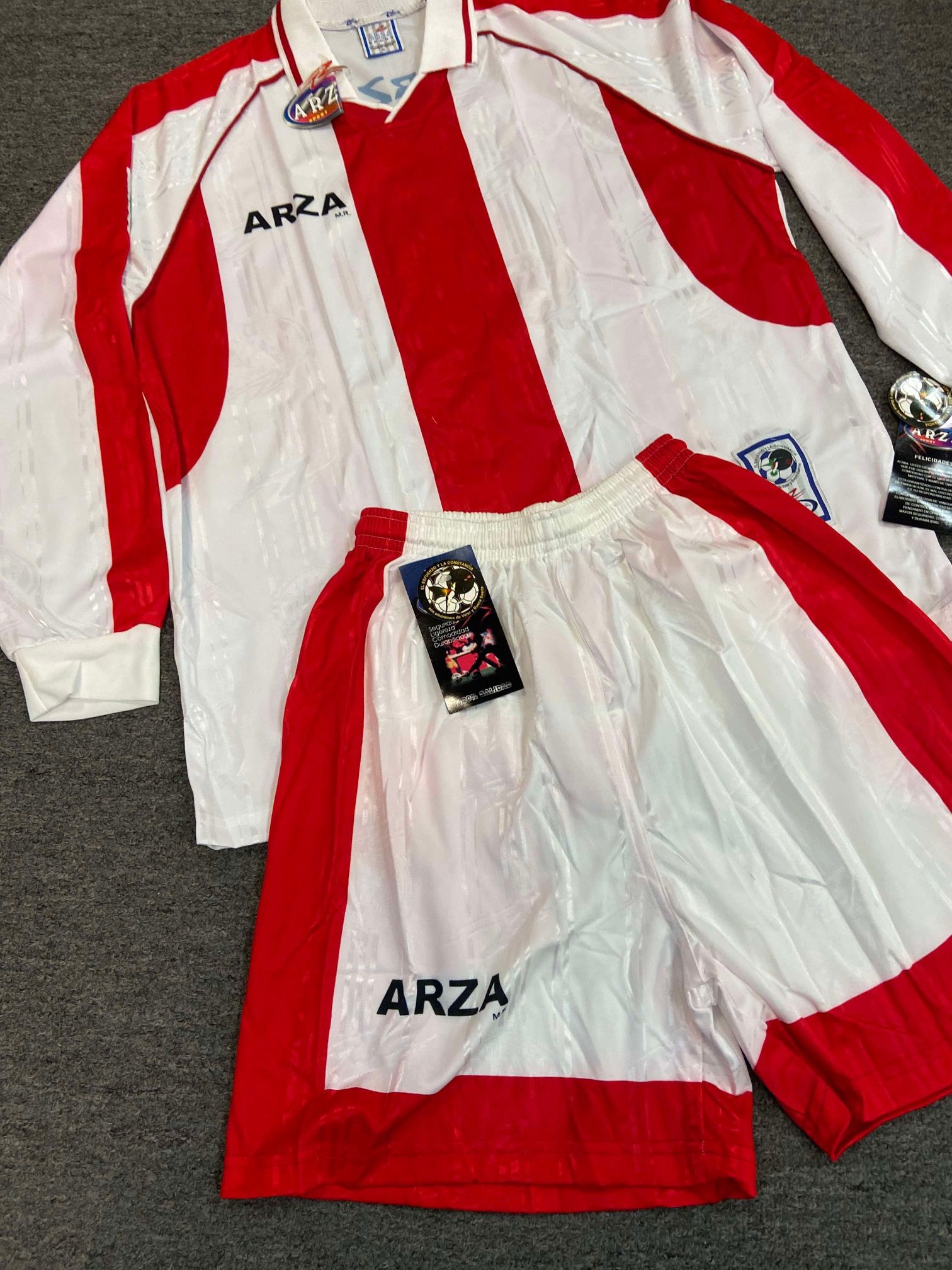 Uniforme Disponible en Talla Xl