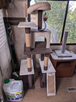 Cat tree