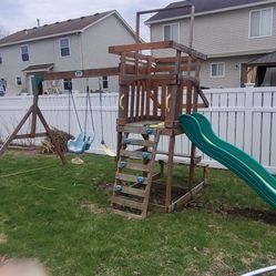 Free Outdoor Playground