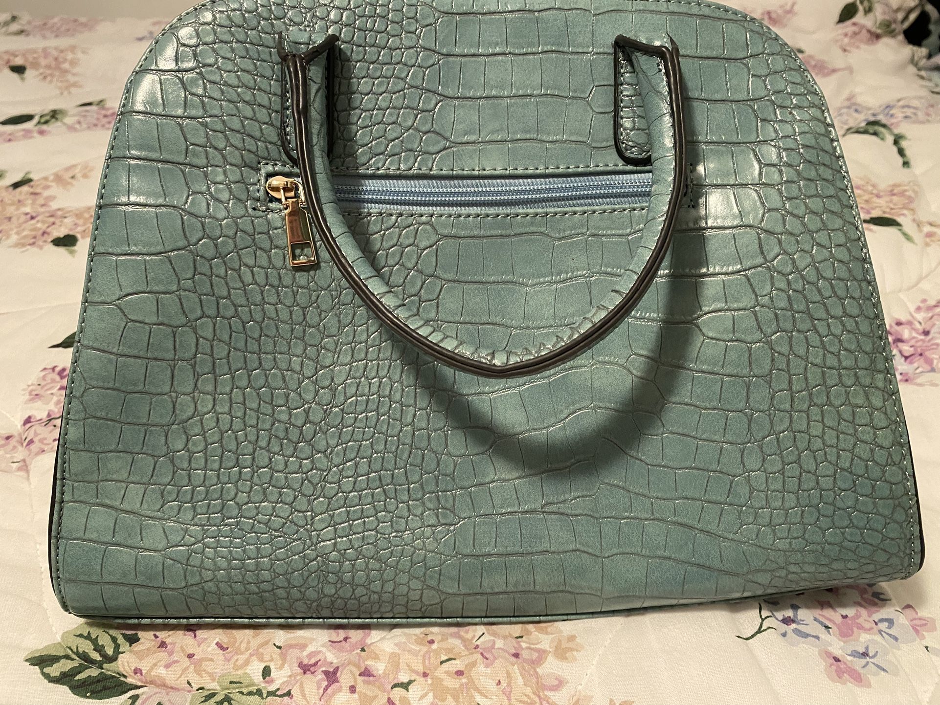 New/Never Used Ladies Purse