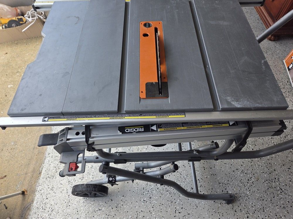 RIDGID TABLE SAW