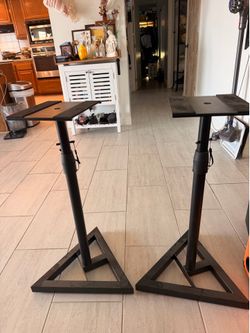 Speaker stand