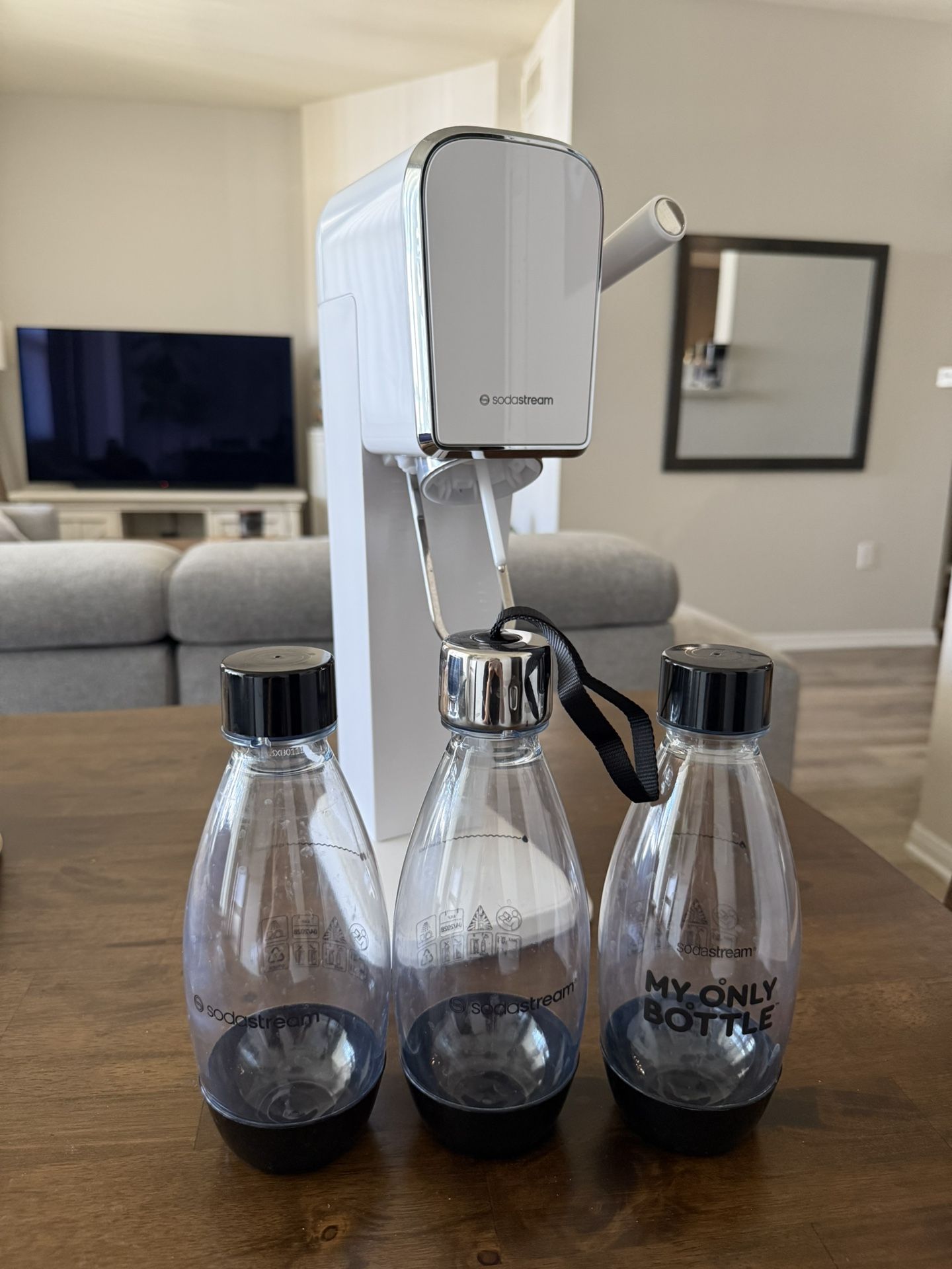 SodaStream Includes 1x CO2 Cylinder-white & 3 bottles