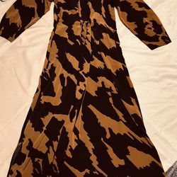 Who What Wear women’s dress with dual slits and pockets! 