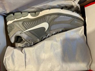 Brand New Mens Nike Zoom Vomero 50% OFF