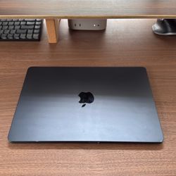 MacBook Air M2  13.6 Inch - Price Firm