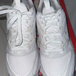 Woman’s Zoom Air Fire “photon Dust”