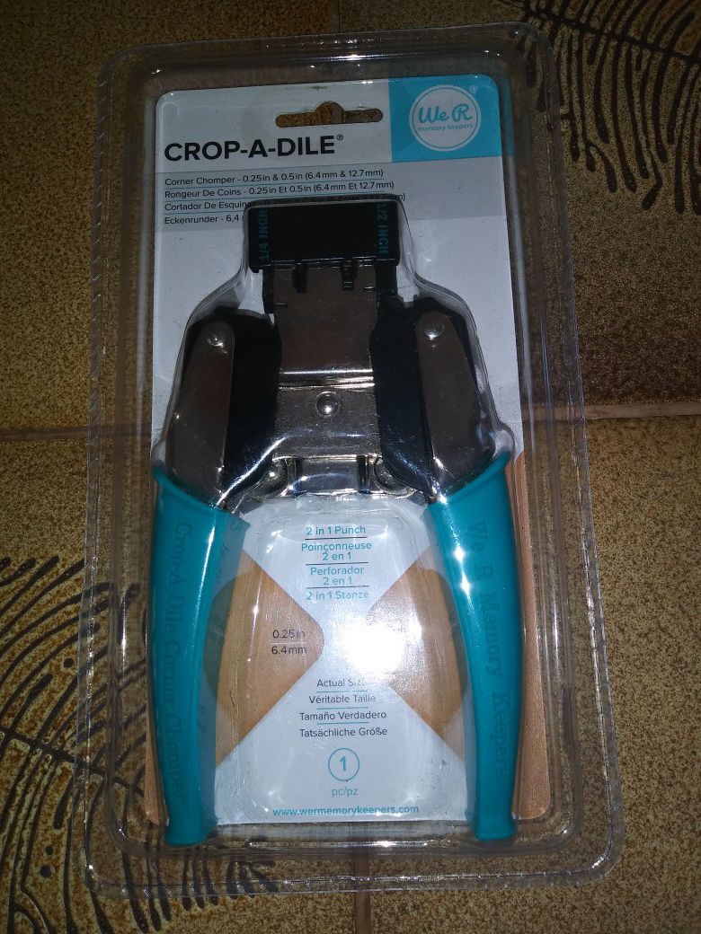 Scrapbooking Tool- Crop-a-dile corner chomper