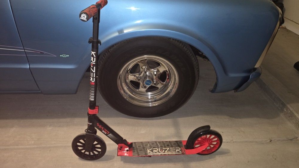 Scooter FOR Ages 8 And UP