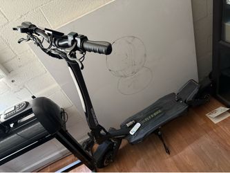 Electric Scooter 50mph, 40 miles range 2000 watt dual motor