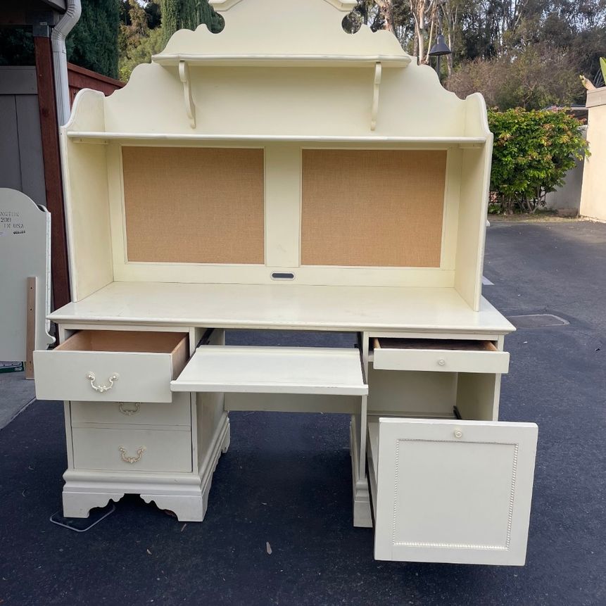 Real wood, excellent condition bedroom set $2 500 or best offer
