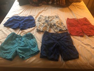 Young men’s Hollister and America eagle shorts size M and size 28