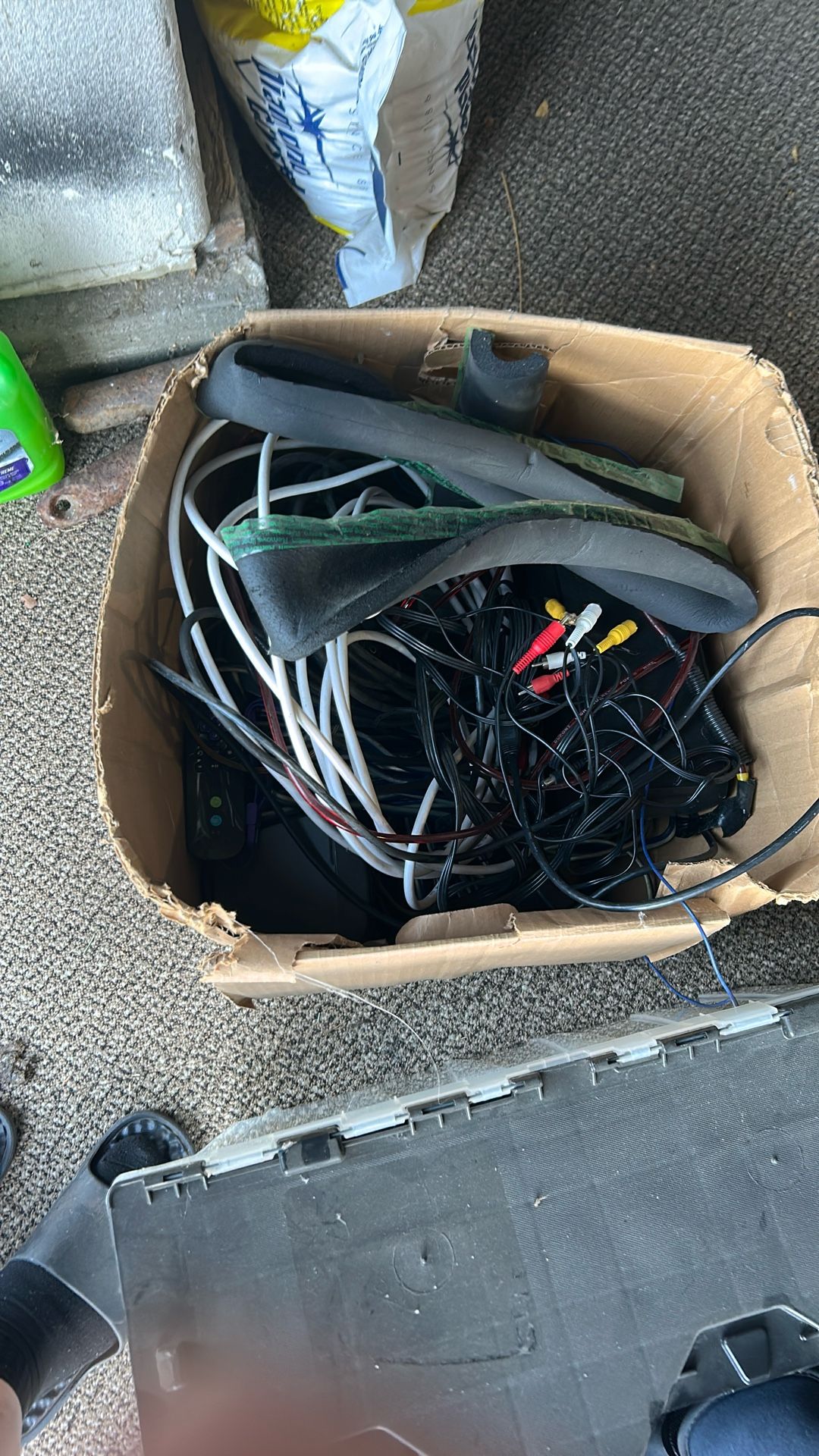 Box of wires and wires some speakers