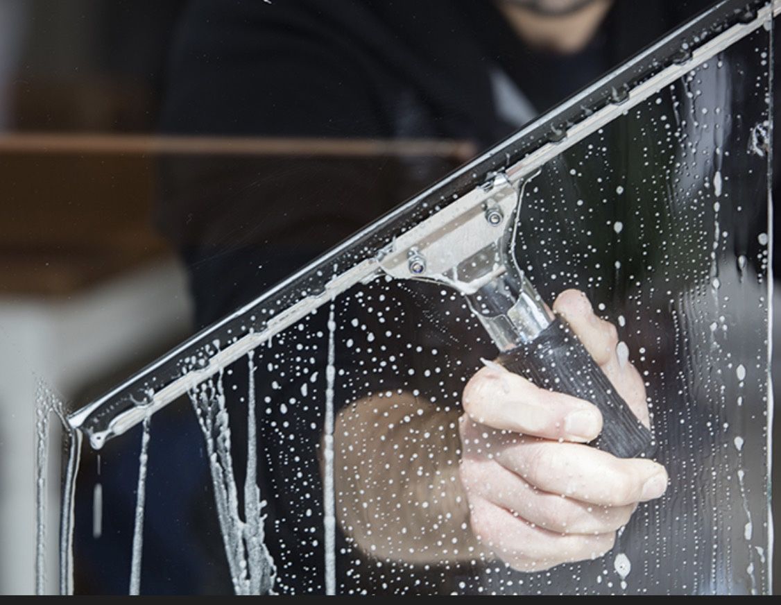 Experienced Window Cleaner