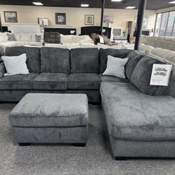 L Shape Sectional. 🚚WE DELIVER🚚