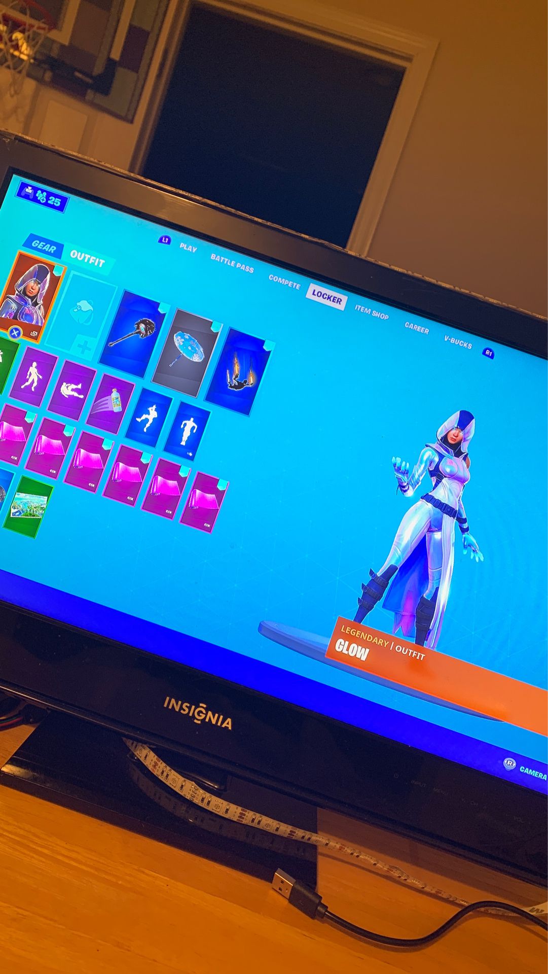 Fortnite acount with 500 dollars worth of items