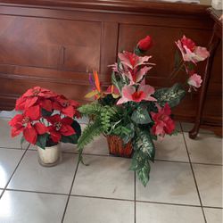Christmas Flowers Vase And Flowers Both For $12