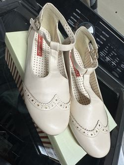 Vintage BAIT flats Size 8