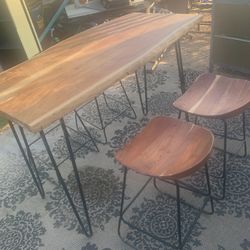 Live Edge And Iron Table Set 