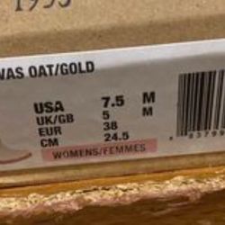 Speedy women boots size 7.5 BRAND NEW 