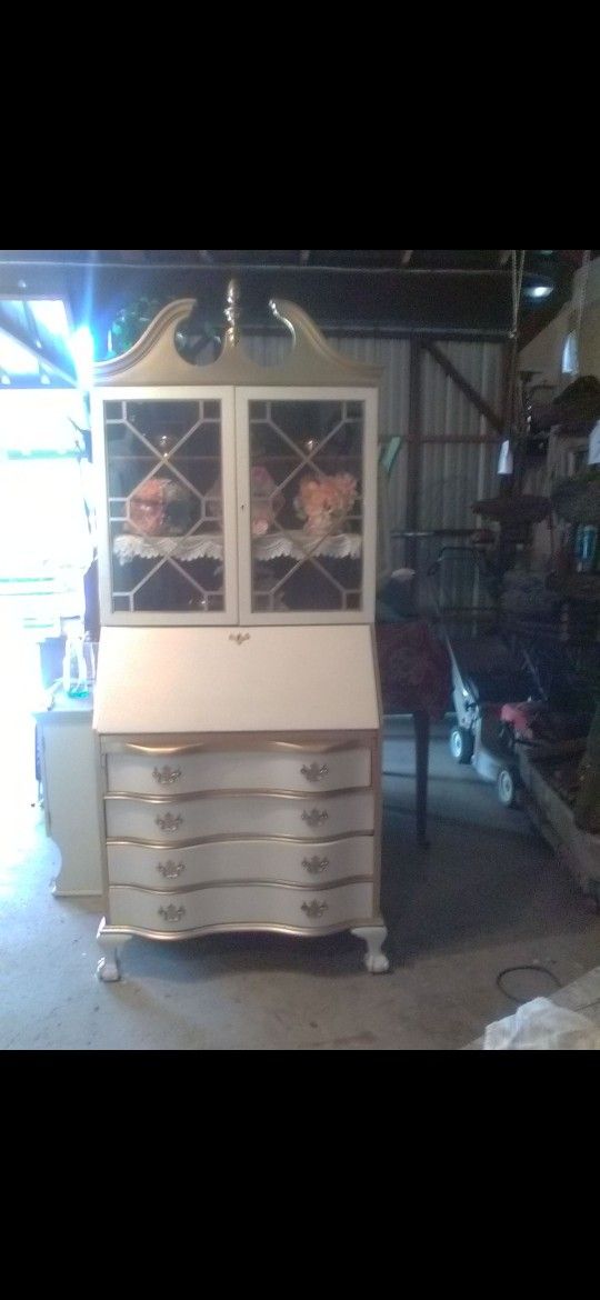 Solid Wood Vintage Hutch/Desk for Sale in San Bernardino, CA