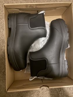 Ugg rain boots