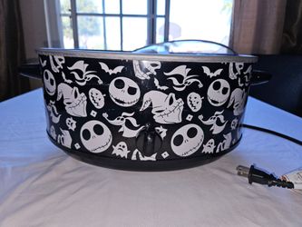 Nightmare Before Christmas 7-quart slow cooker **missing stoneware liner**