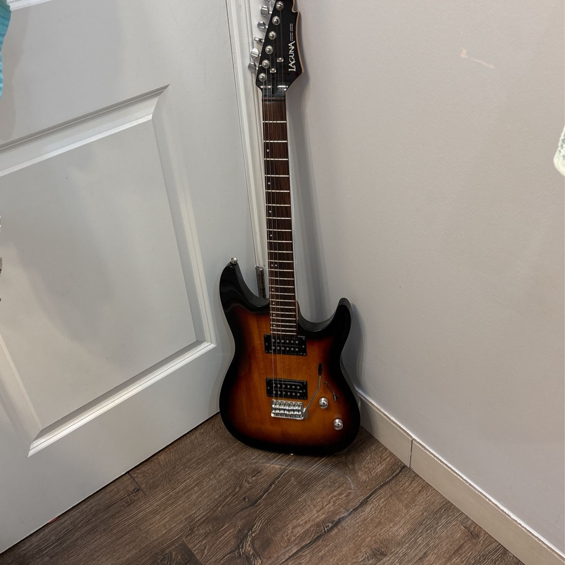 Laguna LE 300 Solid Body Electric Guitar