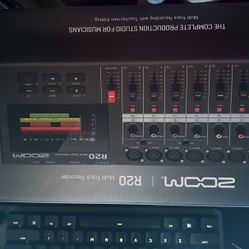 Zoom “R20” Multi Track Recorder