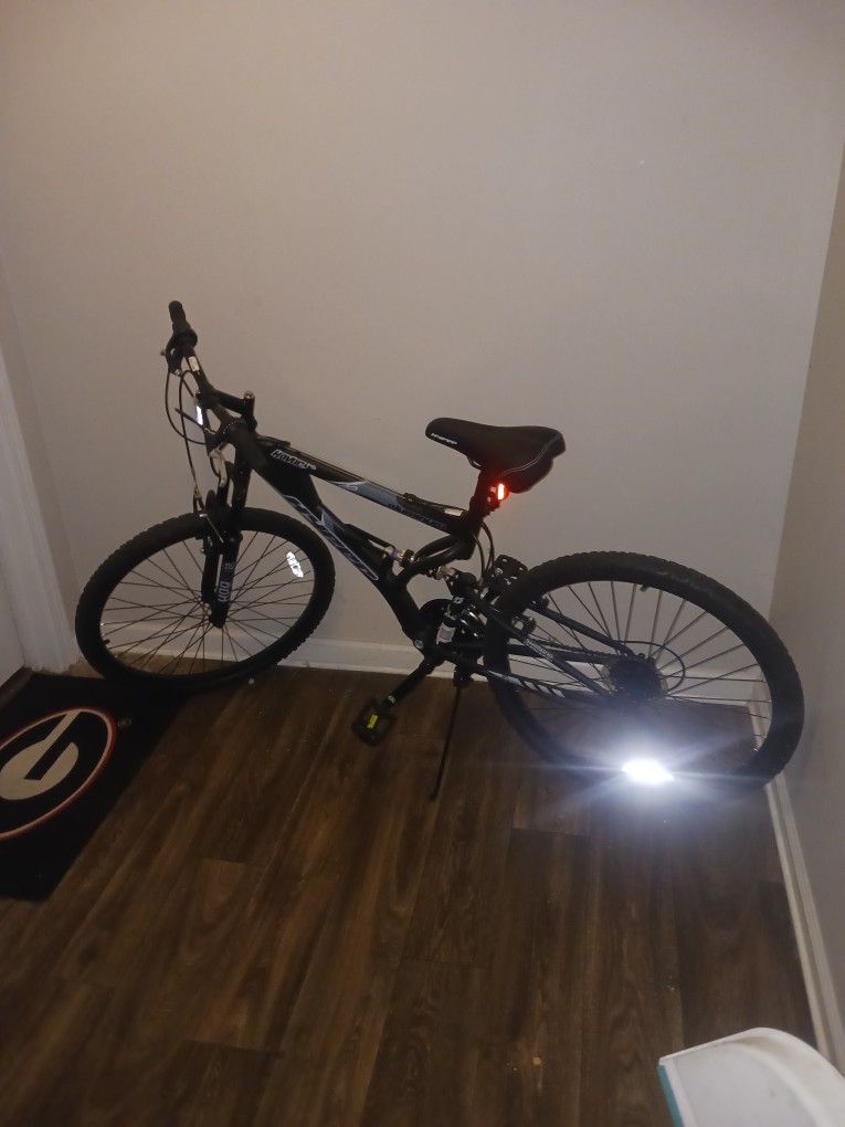 Hyper Aluminum 26" Men's Havoc Mountain Bike Plus Air Pump