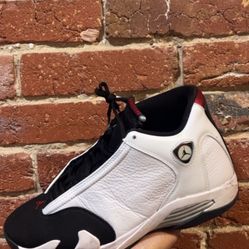 Jordan 14 Black Toe Size 10.5