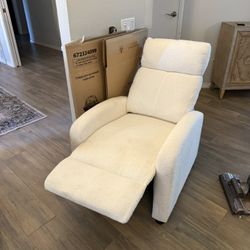 Comfortable Almost New Recliner