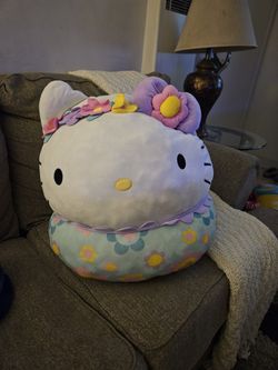 Huge HELLO KITTY Squishmellow