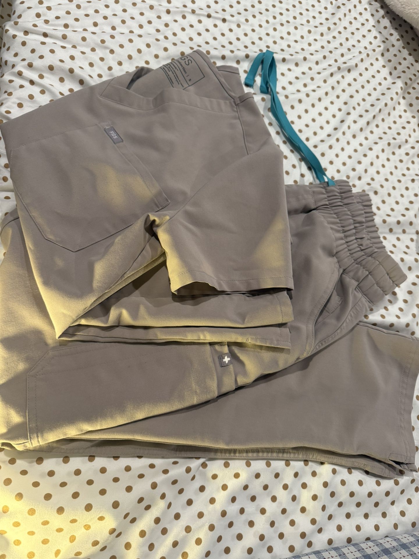FIGS Scrubs Small Size