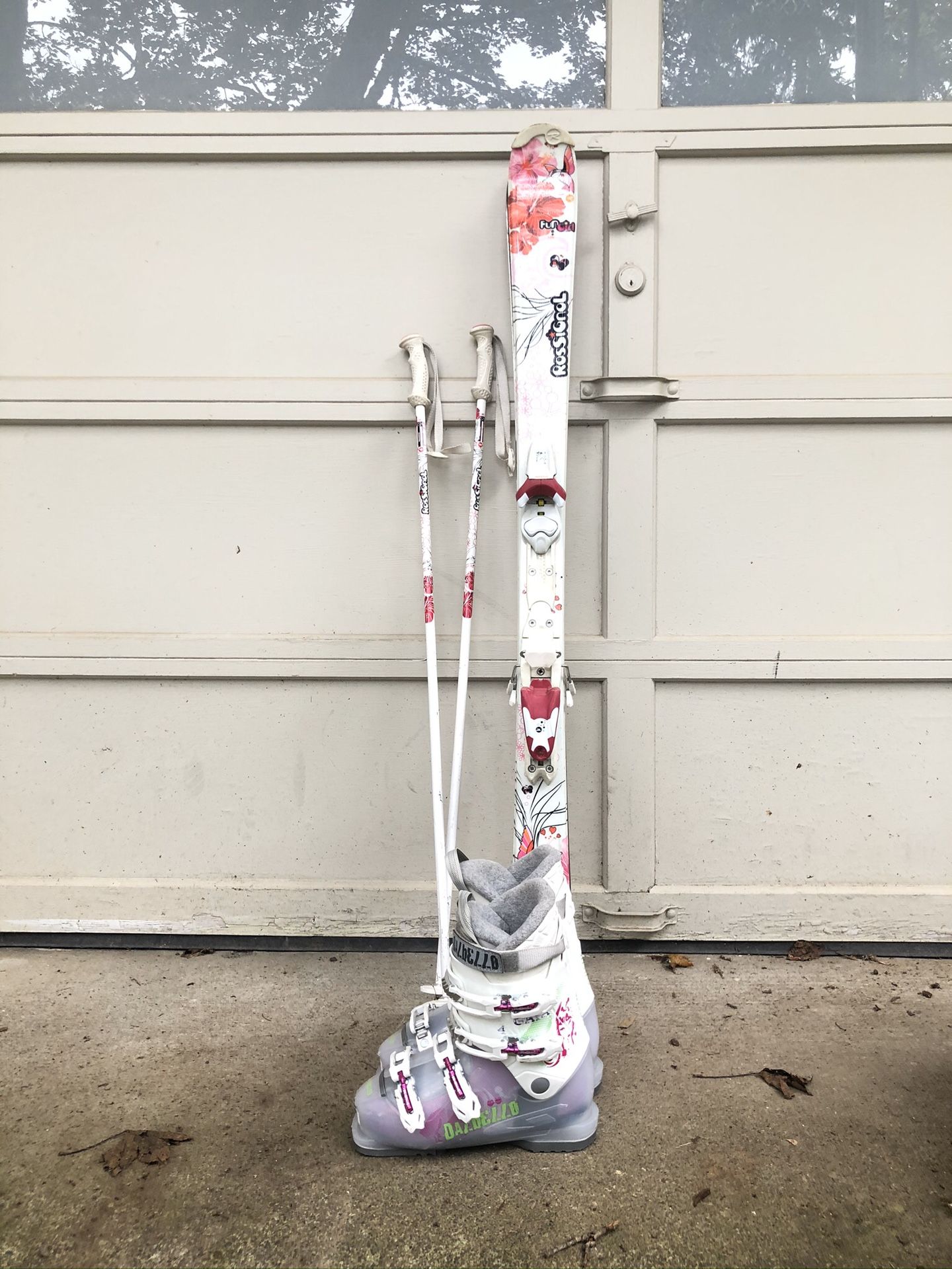Rossignol “Fun Girl” Skis - 130cm and Size 5.5 boots