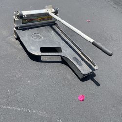 EZ SHEAR flooring And Siding Cutter.