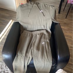 Nike Fleece Hoodie And Pants