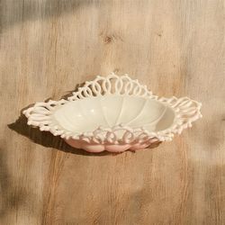 Vintage Westmoreland White Milk Glass Dish W/Lacy Crimped Edge 10”x6”