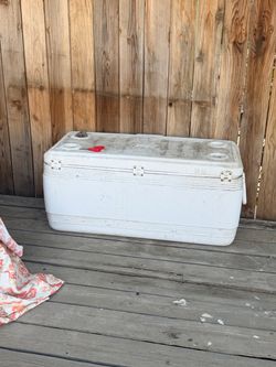 Ice chest