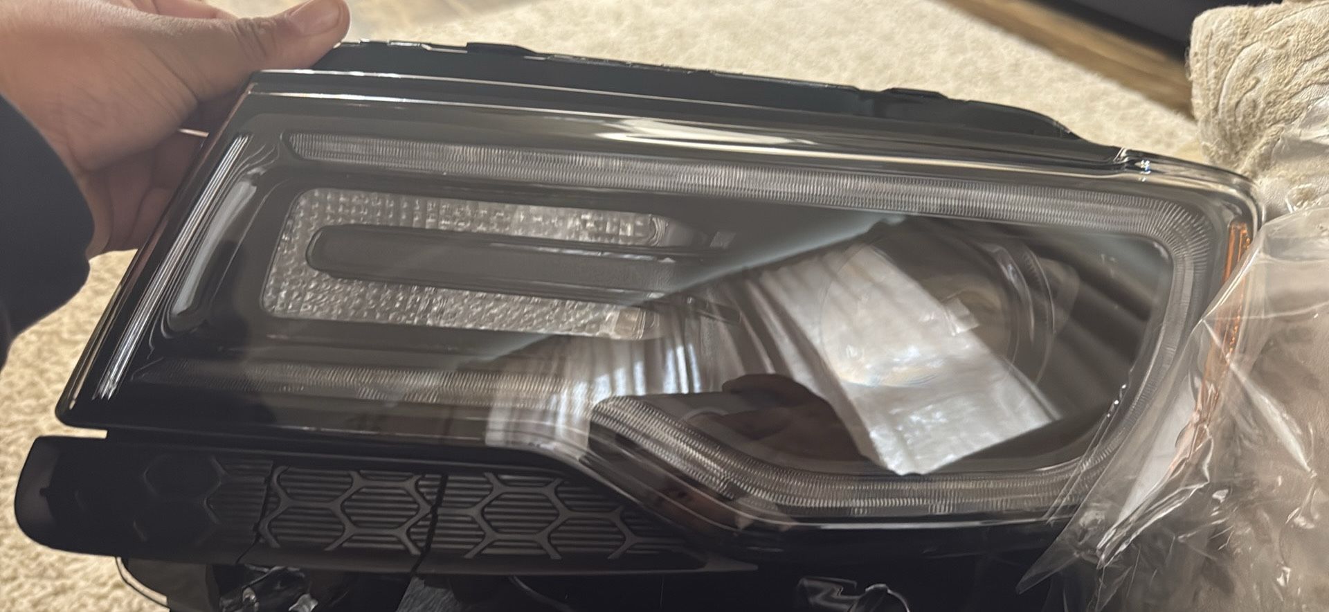 Grand Cherokee Right Headlight