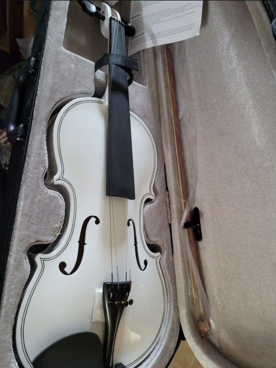 New!! 4/4 Violin. White