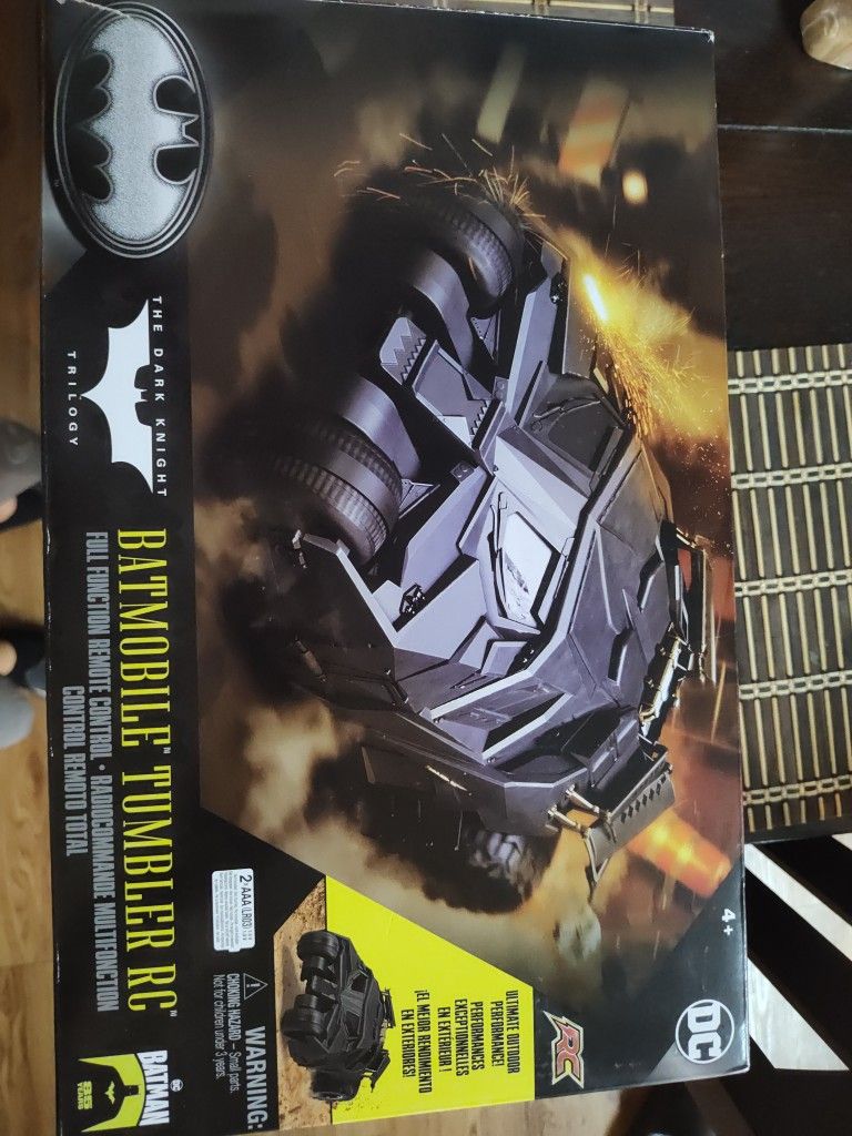 Batman  Dark Knight  Bat Mobile Tumbler  RC 
