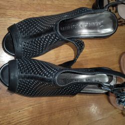 Mark Fisher Woman's Heels Size 6 Excellent Condition 