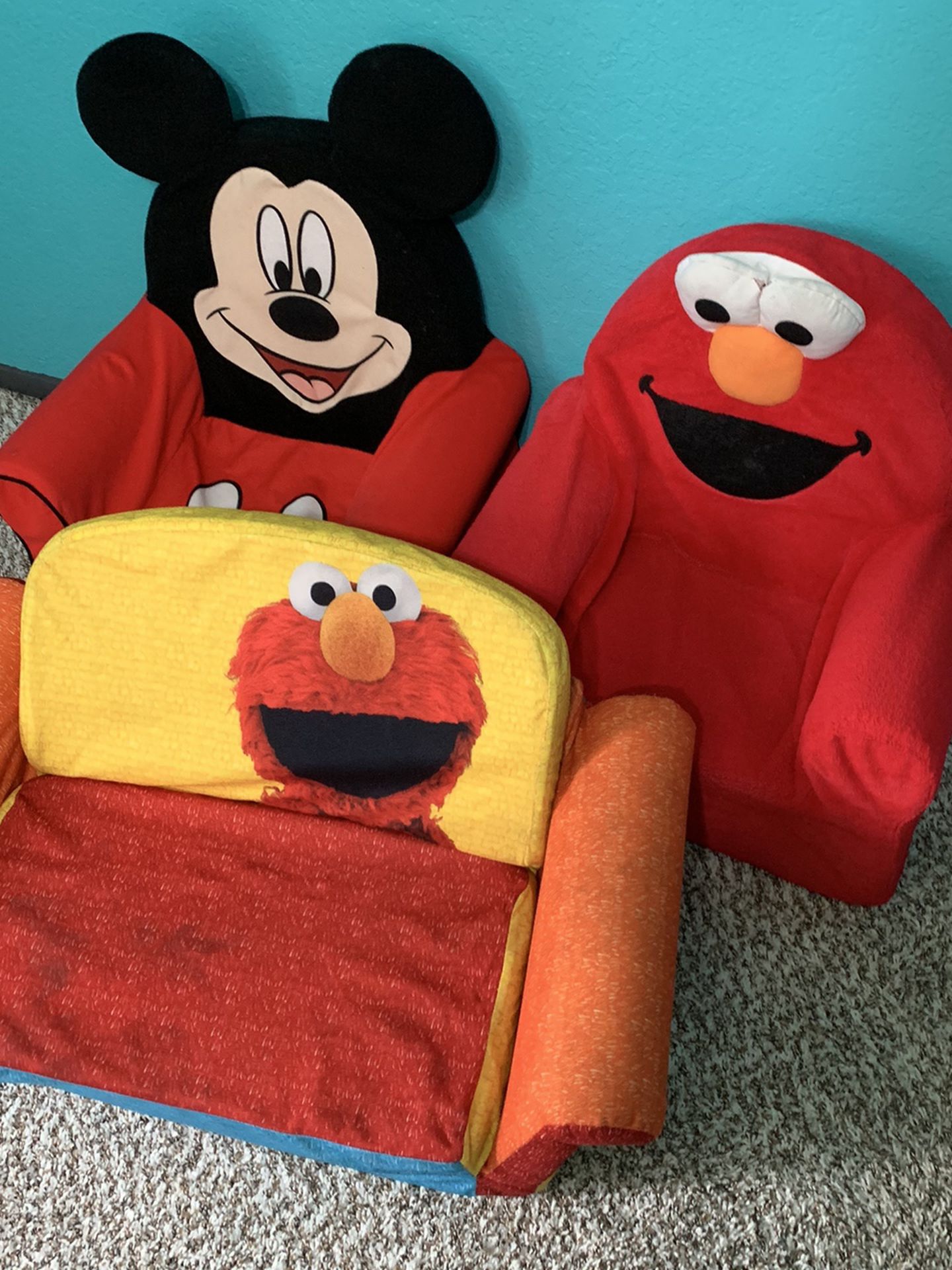 Toddlers Couches Elmo, Sesame Street And Mickey Mouse