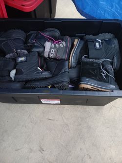 Snow boots for small kids 10.00 each pair